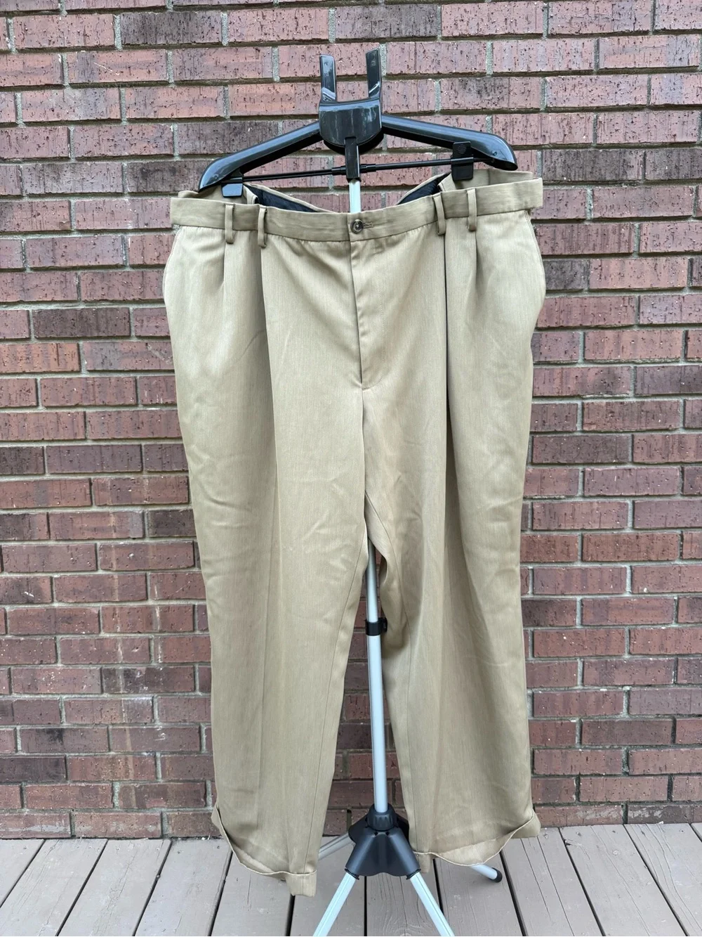Izod Men's Khaki Pleated Front Chinos
